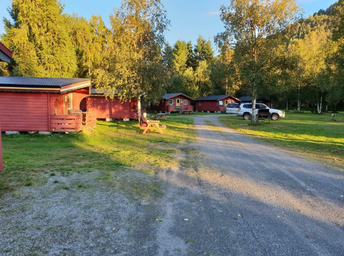 Romsdalseggen Camping Isfjorden ภายนอก รูปภาพ