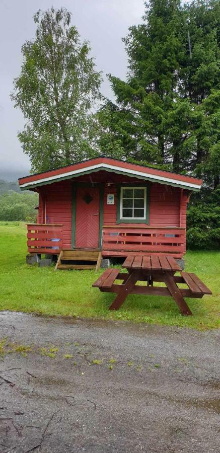 Romsdalseggen Camping Isfjorden ภายนอก รูปภาพ